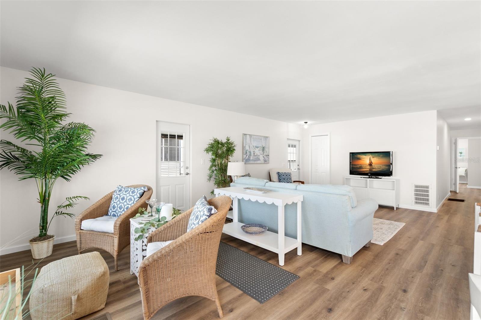 MOBEL AMERICANA MOBILE HOME PARK UNREC - Residential Lease