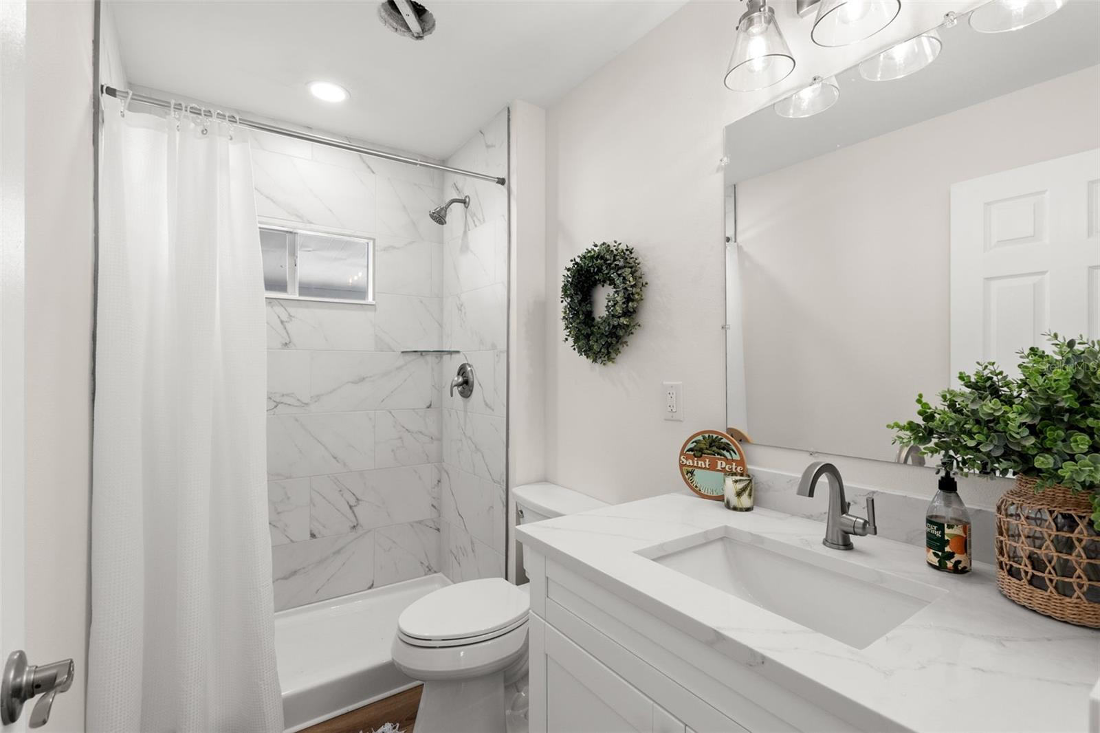 MOBEL AMERICANA MOBILE HOME PARK UNREC - Residential Lease