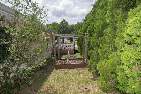 A home in DAVENPORT