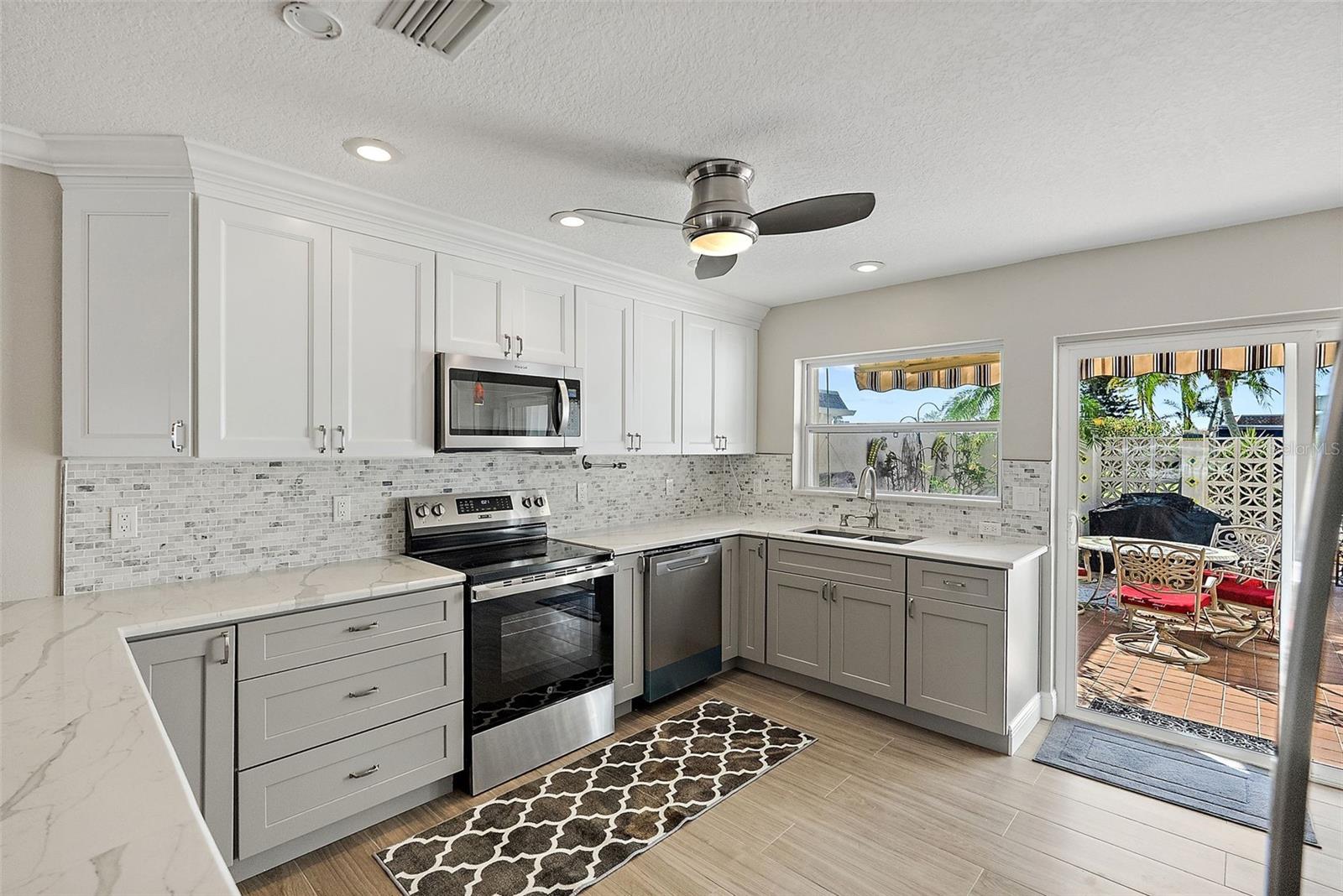 BOCA CIEGA POINT EAST - Residential