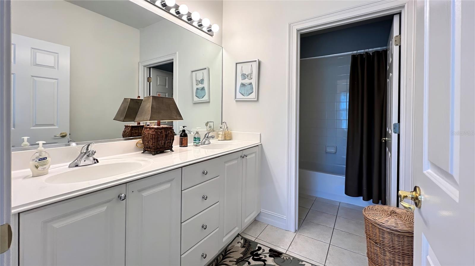 SPRING PARK TWNHMS OF SOUTH VILLAGE - Residential