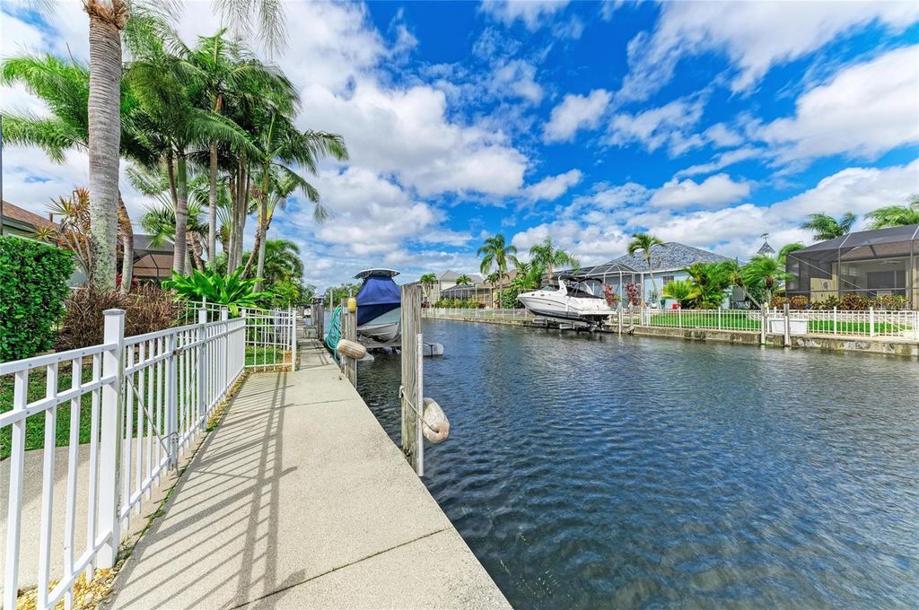 Photo of 4735 Spinnaker Drive, Bradenton, FL 34208 (MLS # A4683560)