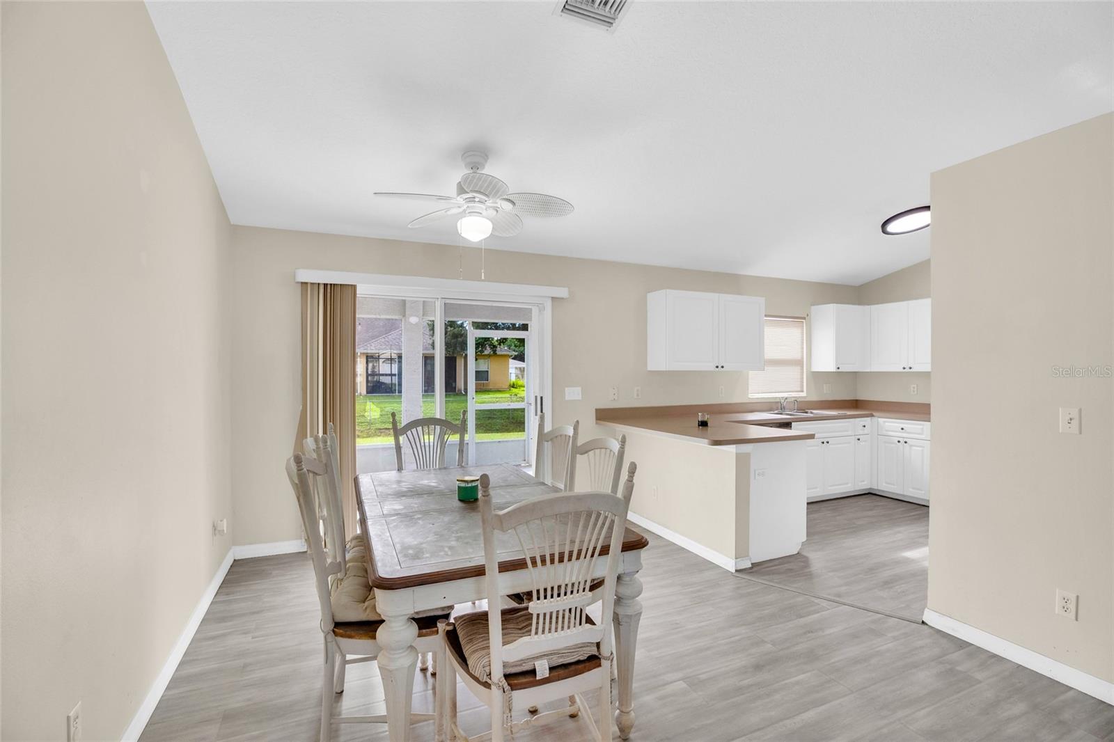 VERO LAKE ESTATES - Residential