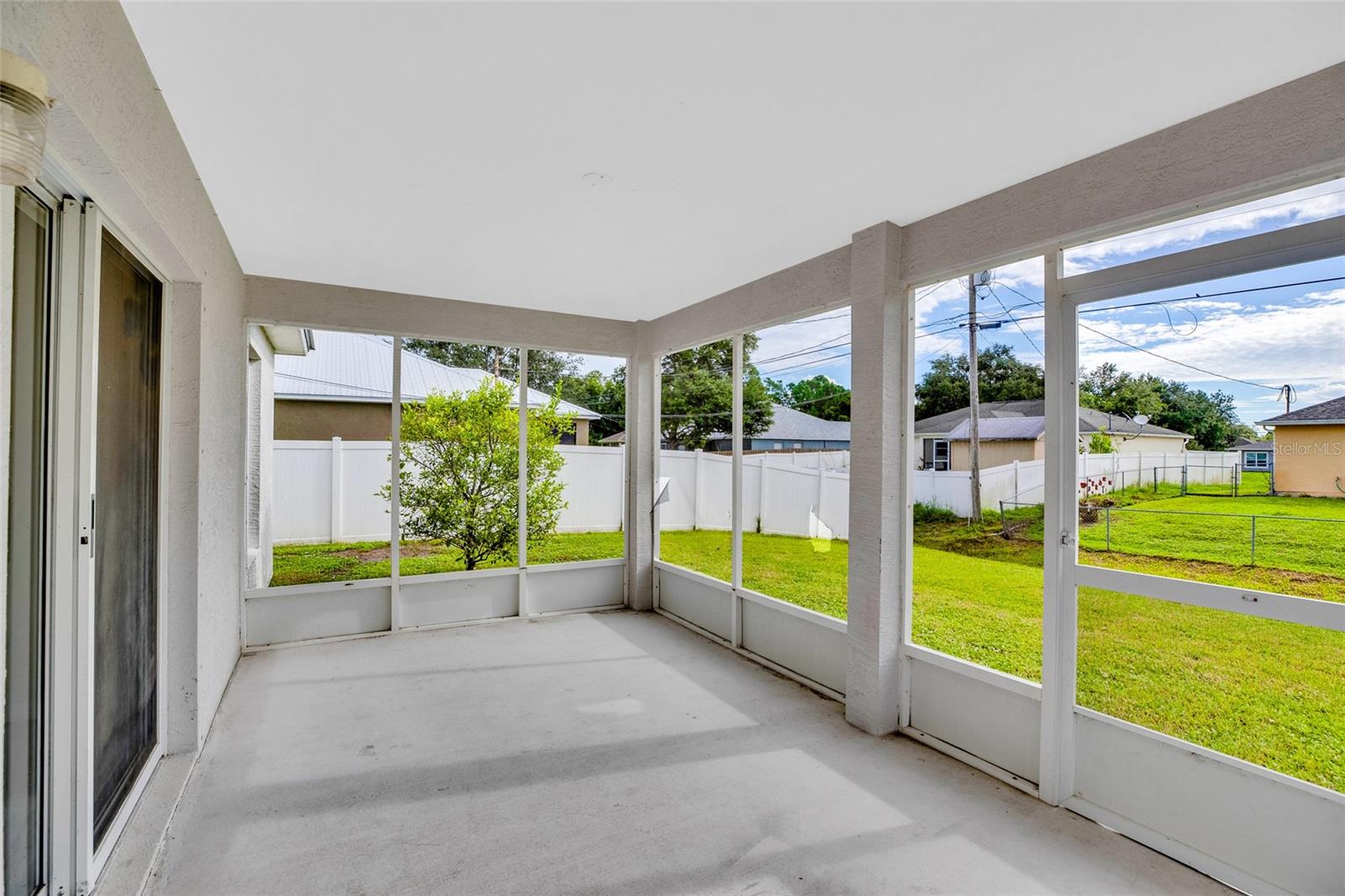 VERO LAKE ESTATES - Residential