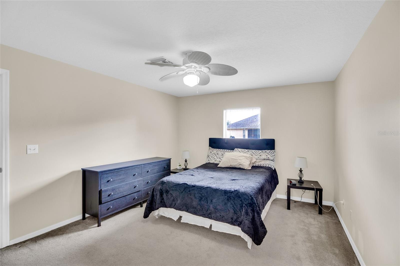 VERO LAKE ESTATES - Residential