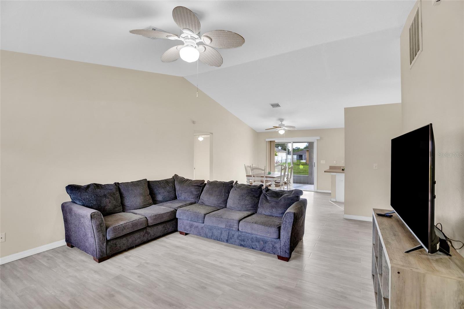 VERO LAKE ESTATES - Residential