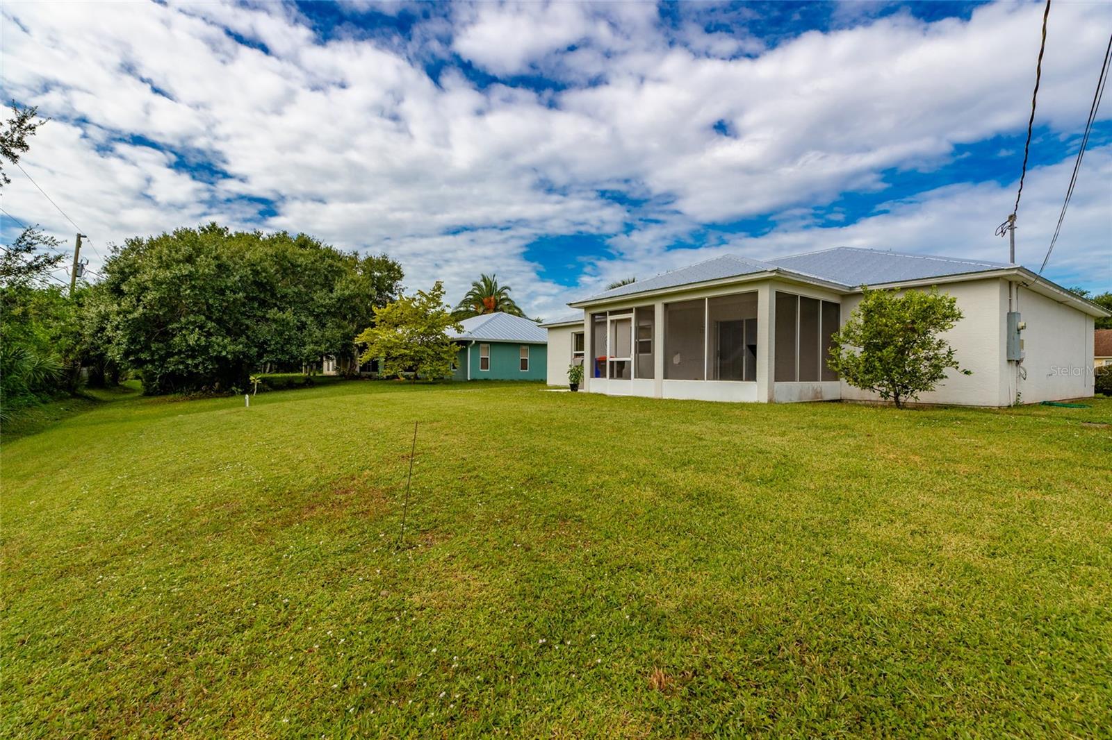 VERO LAKE ESTATES - Residential