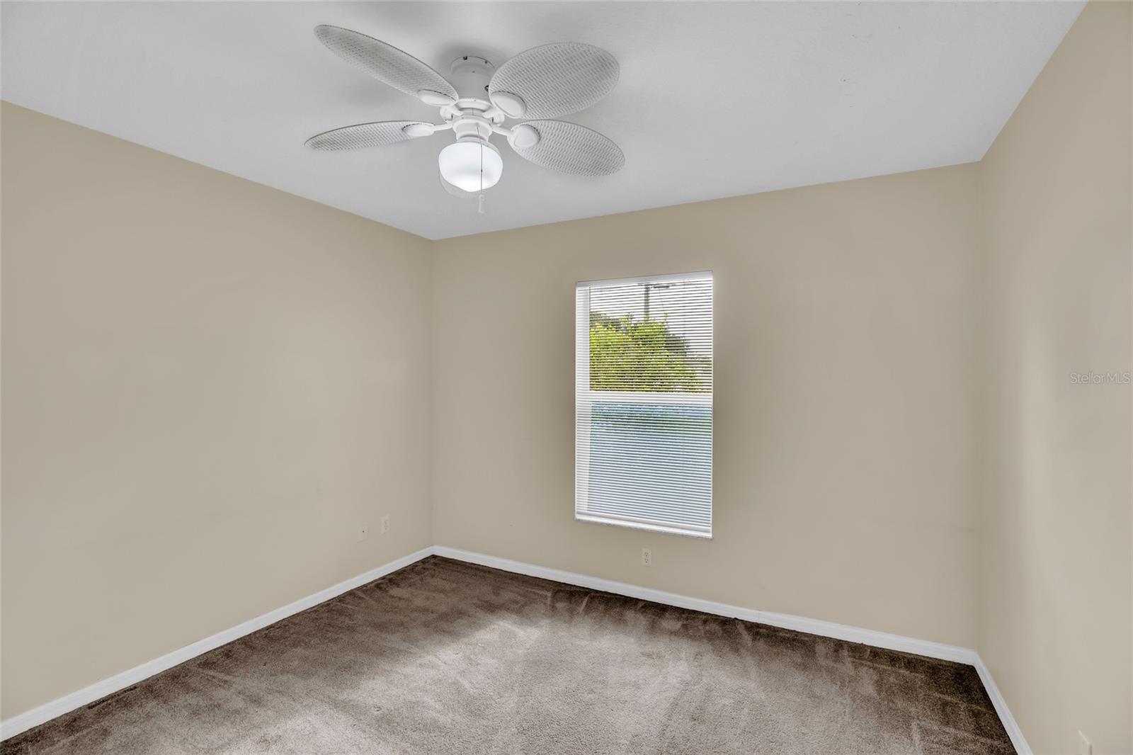 VERO LAKE ESTATES - Residential