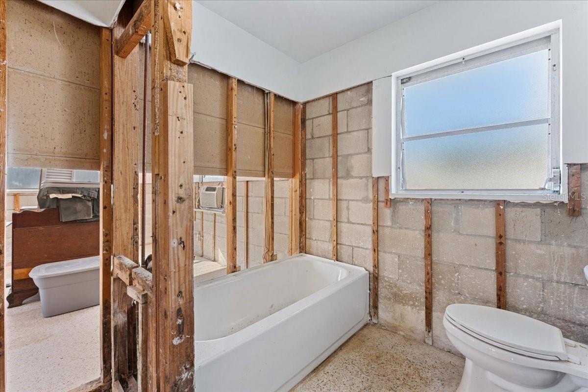 PASADENA ISLE - Residential