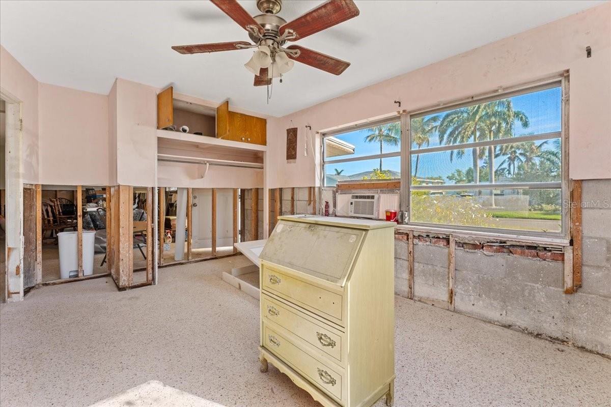 PASADENA ISLE - Residential