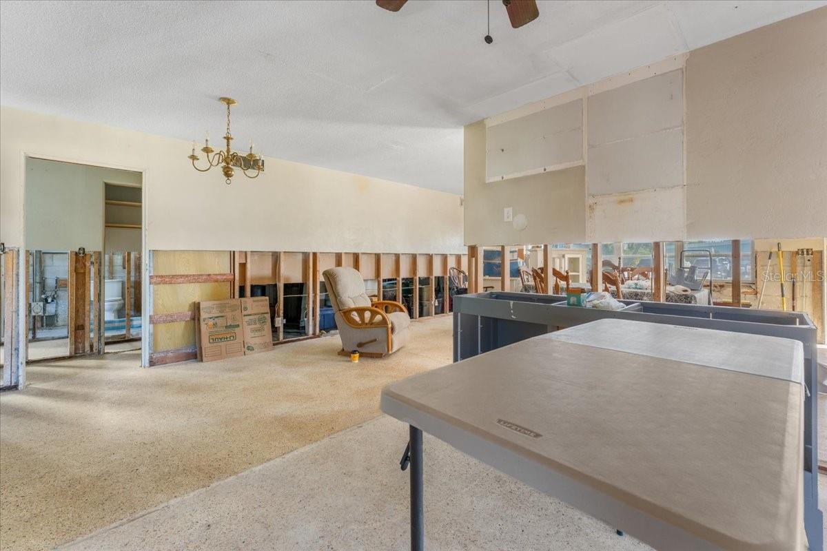 PASADENA ISLE - Residential