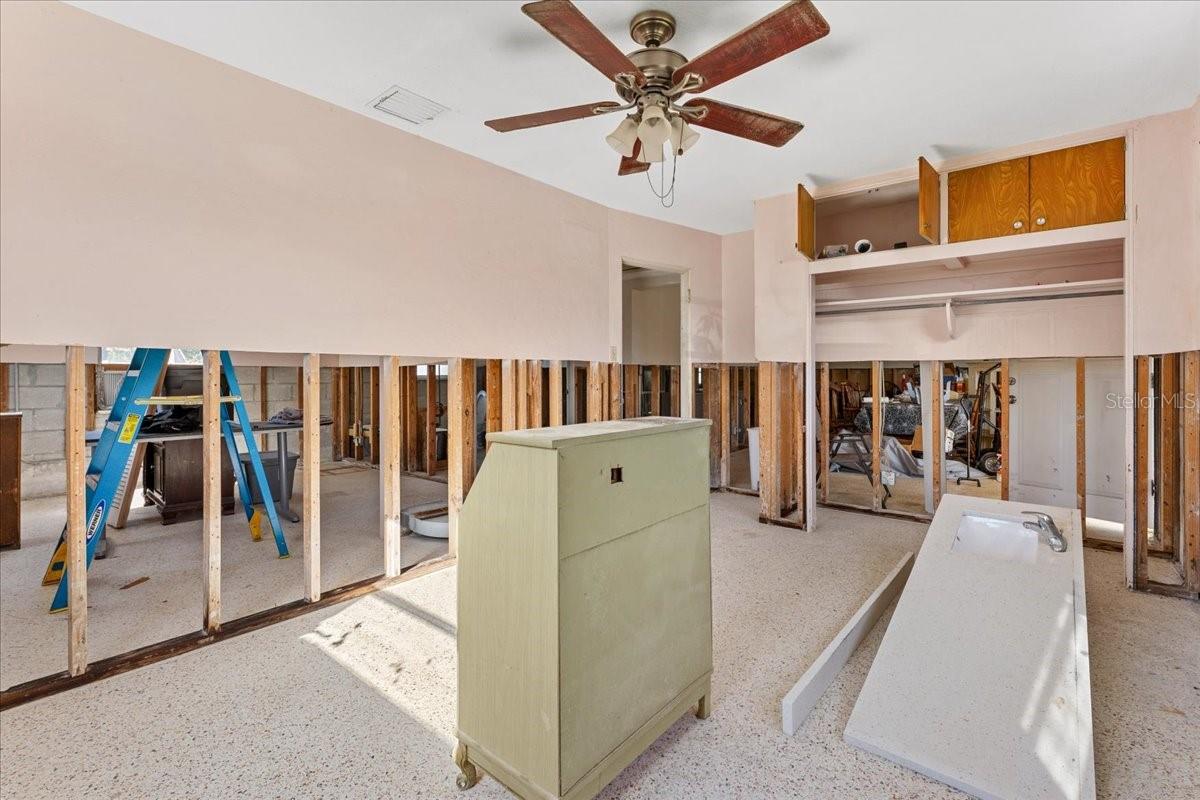 PASADENA ISLE - Residential