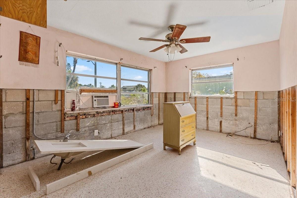 PASADENA ISLE - Residential