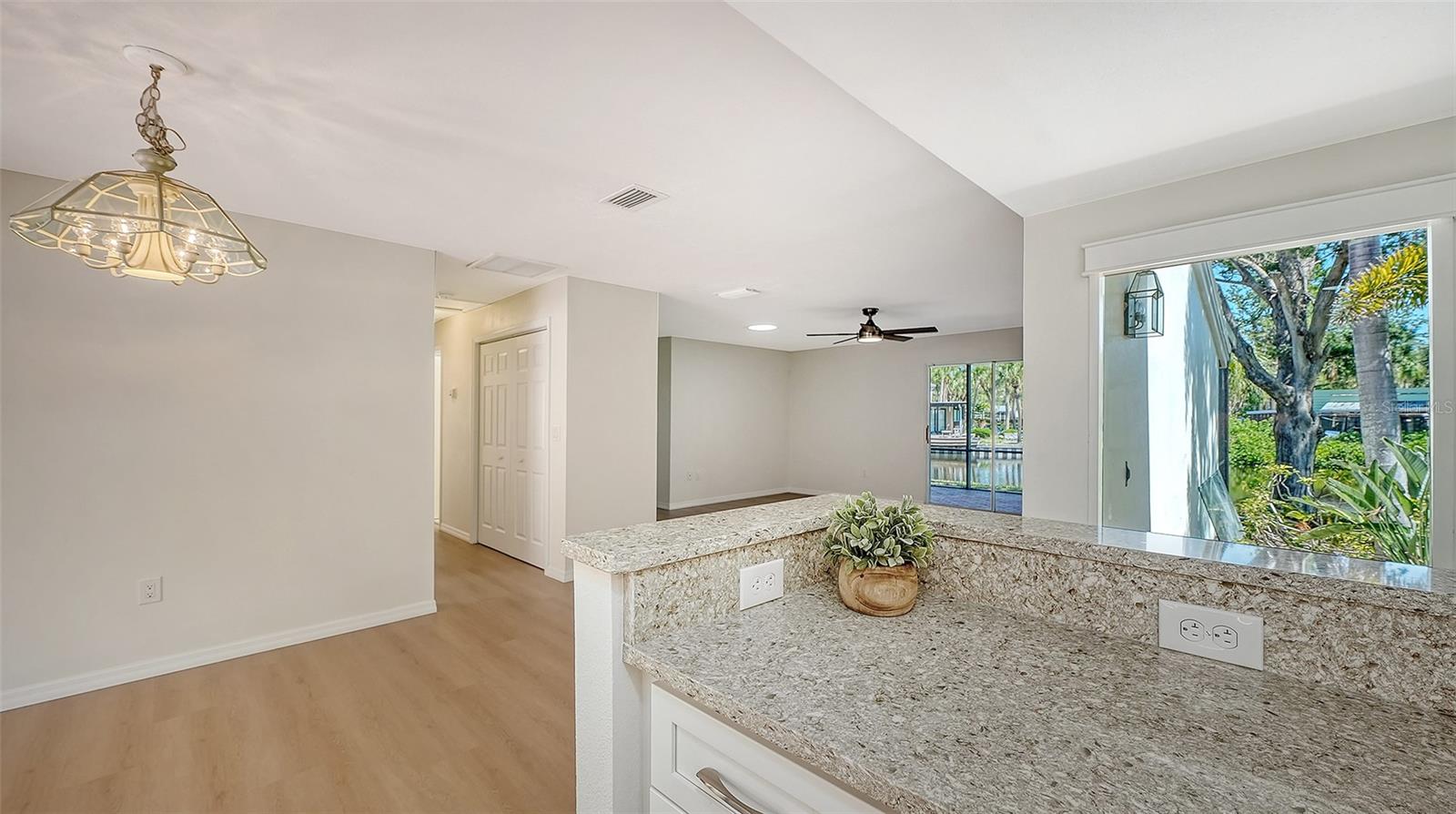 WHISPERING SANDS - Residential