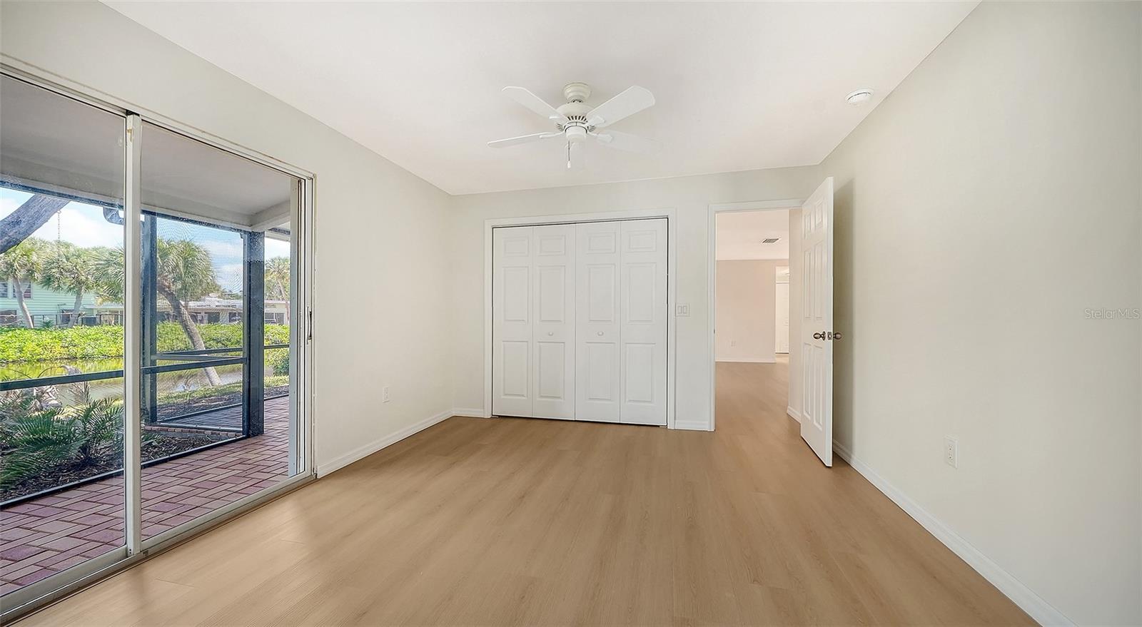 WHISPERING SANDS - Residential