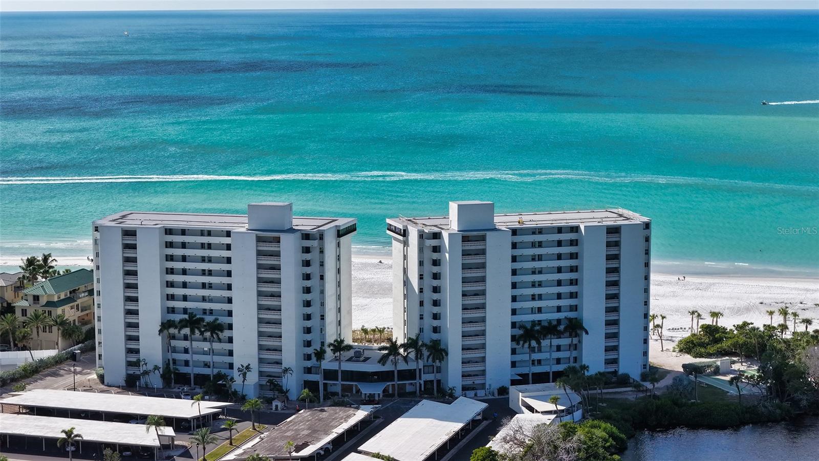 WHISPERING SANDS - Residential