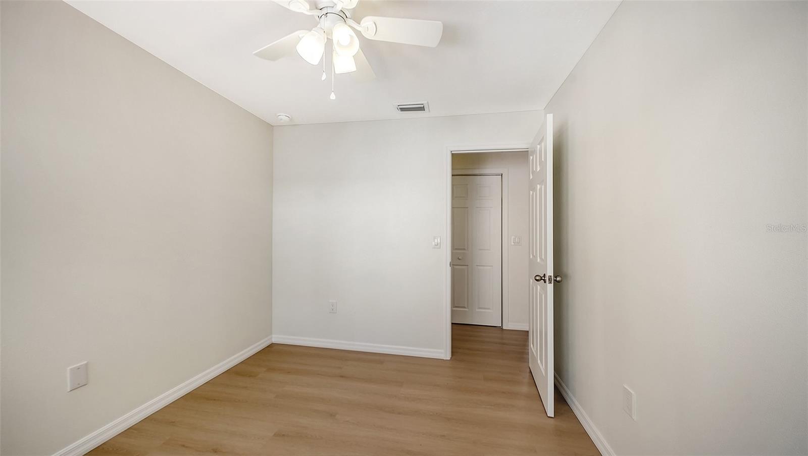 WHISPERING SANDS - Residential