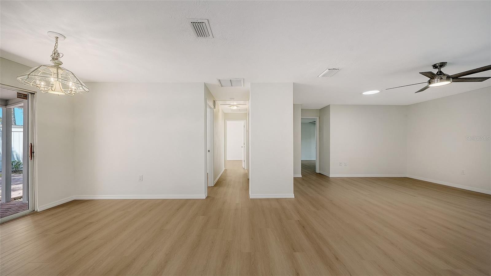 WHISPERING SANDS - Residential