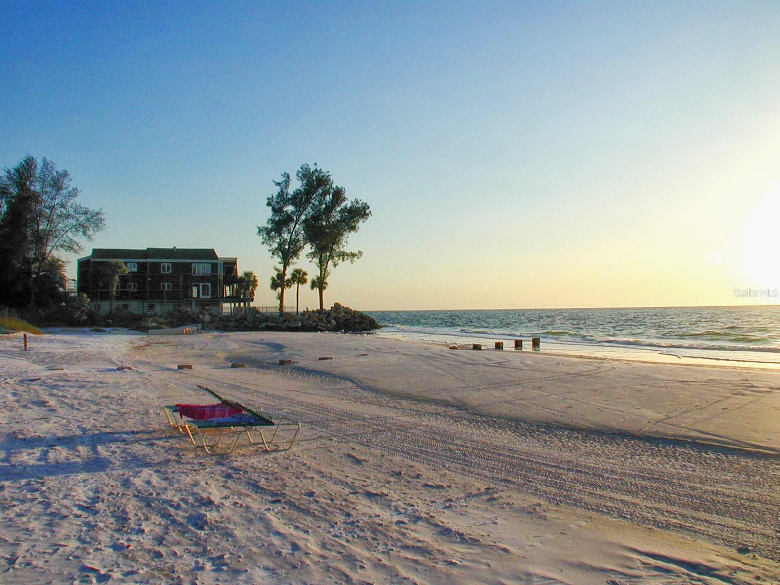 WHISPERING SANDS - Residential