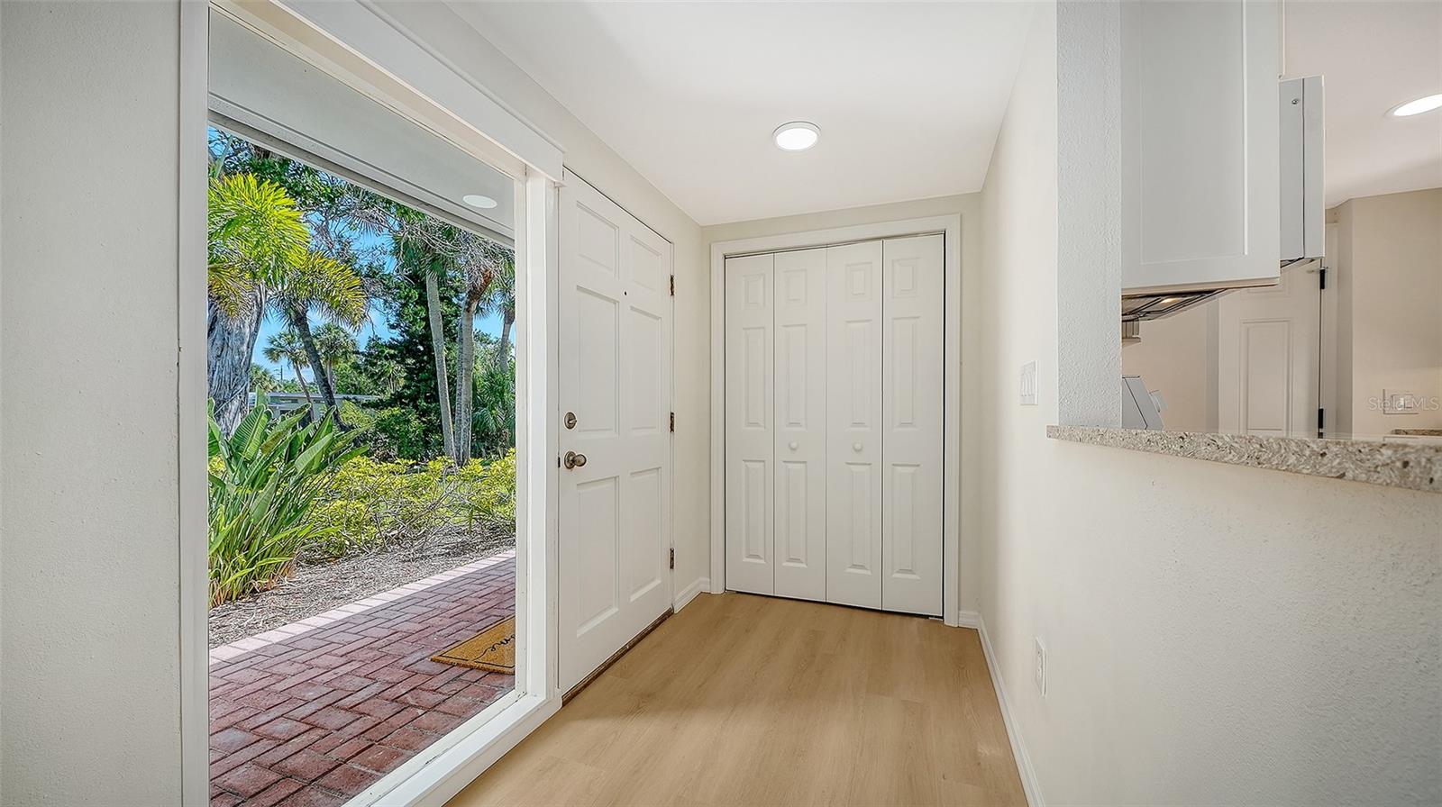 WHISPERING SANDS - Residential