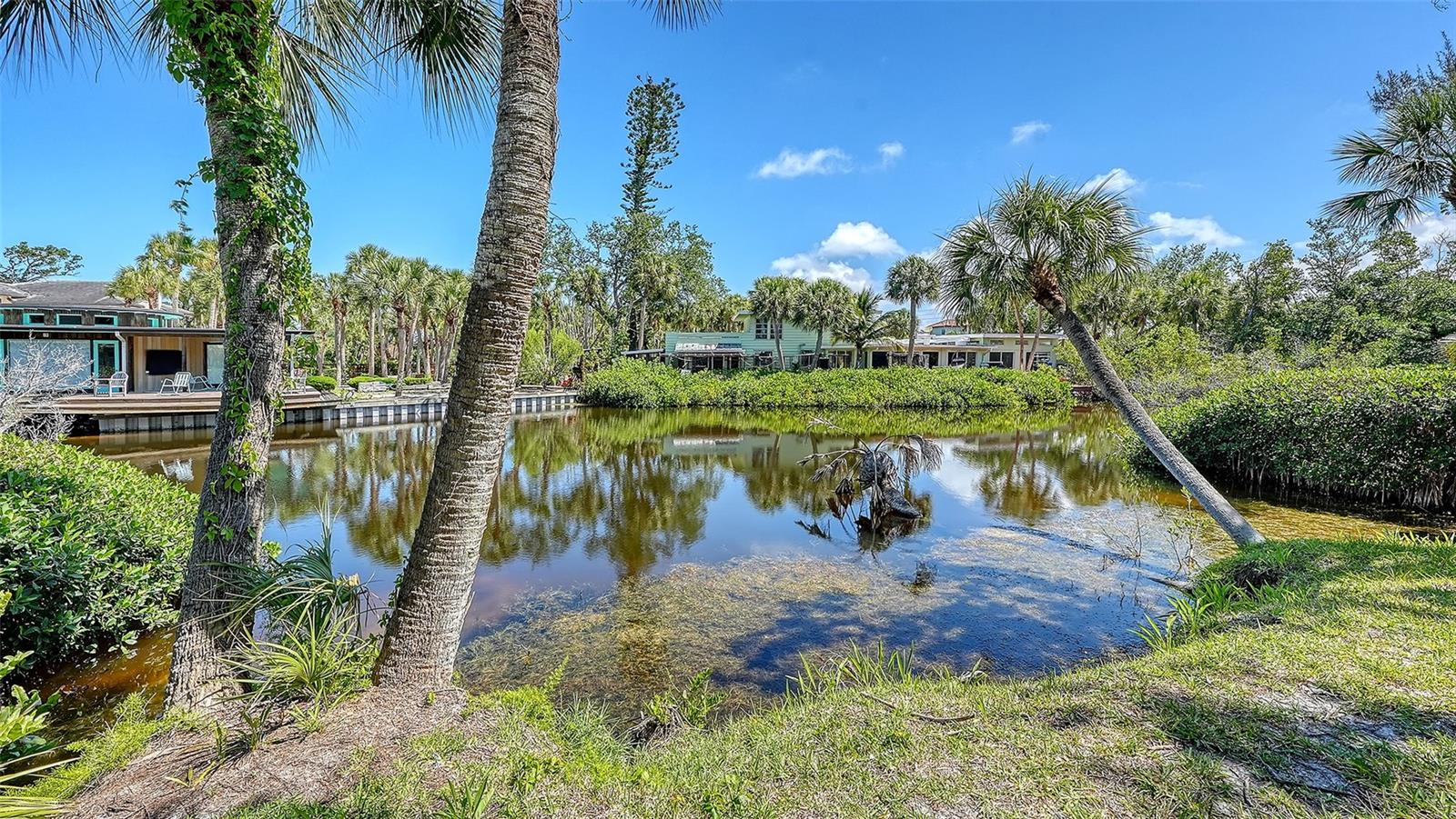 WHISPERING SANDS - Residential