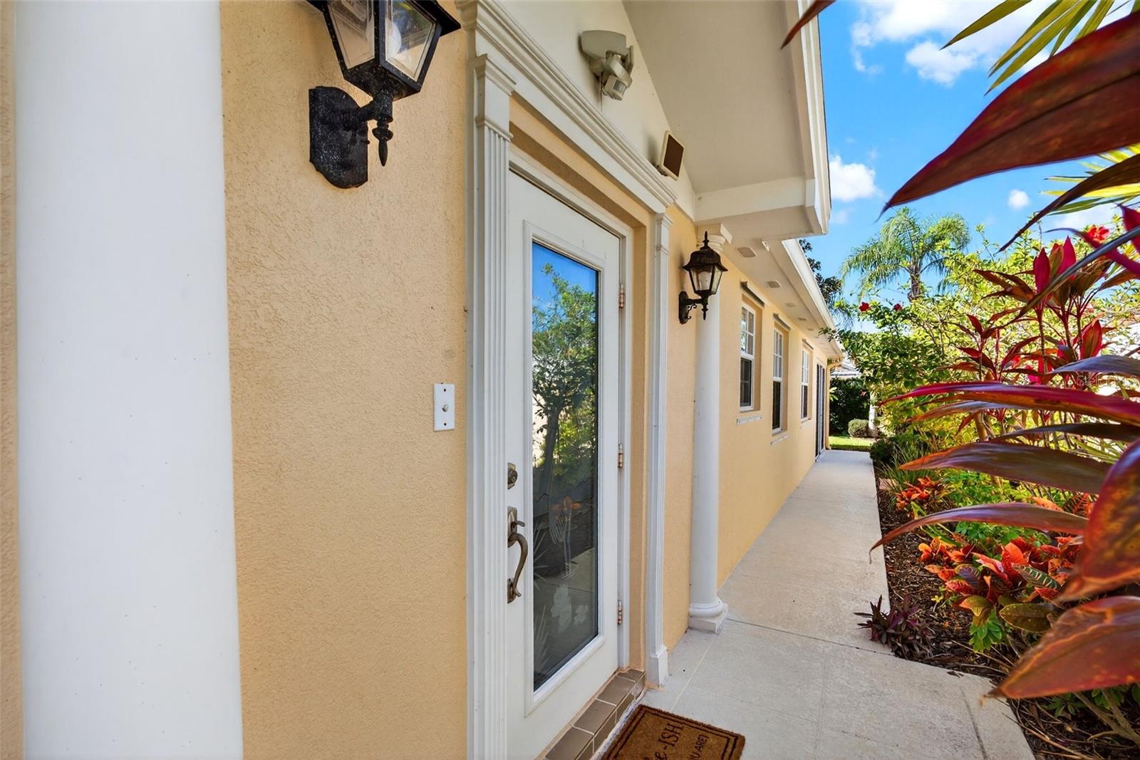 VILLAGEWALK - Residential