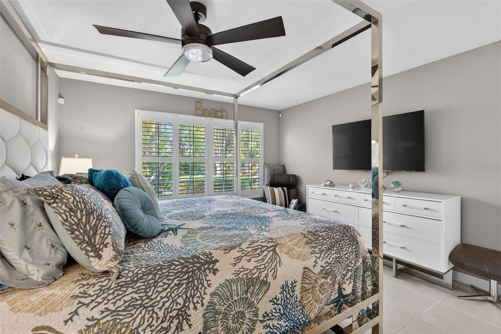 VILLAGEWALK - Residential