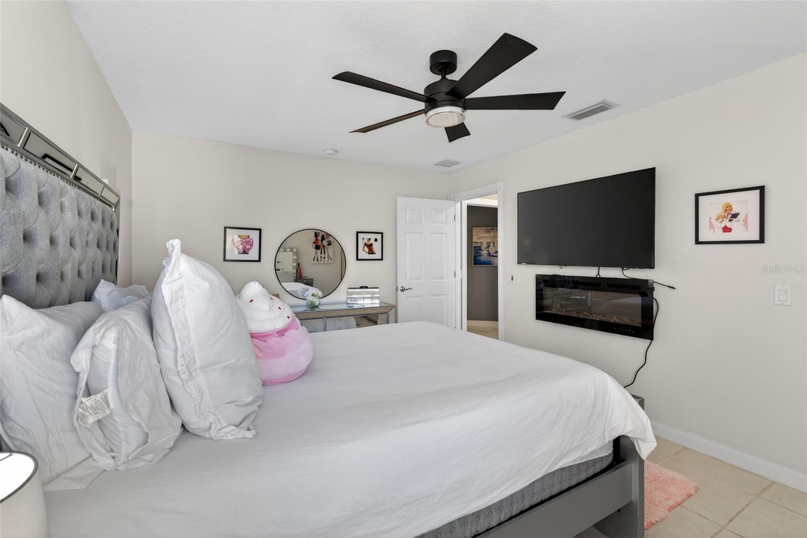 VILLAGEWALK - Residential