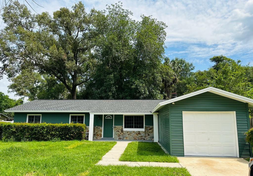 Move in Ready!! Cozy and very well maintained 3 bedroom Home with 1.5 bath, Beautiful modern cabinets, Spacious Laundry Room, family room with wood burning fireplace, 1 car garage. Huge Fenced Back Yard in a Quiet neighborhood. A lot of things to do around the area!!! Just 10 minutes from Silver Spring, Near the Ocala International Airport, Only 8 miles away from Silver River Museum & Environmental Education Center. 25 minutes from Don Garlits Museum of Drag Racing. Less than 5 miles from Amazon Fulfillment center. Lots of restaurants and more. Very GOOD LANDLORD!!