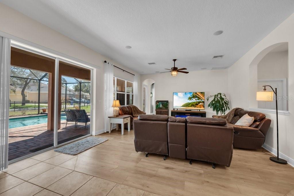 FISHHAWK RANCH TOWNCENTER PH 2A - Residential