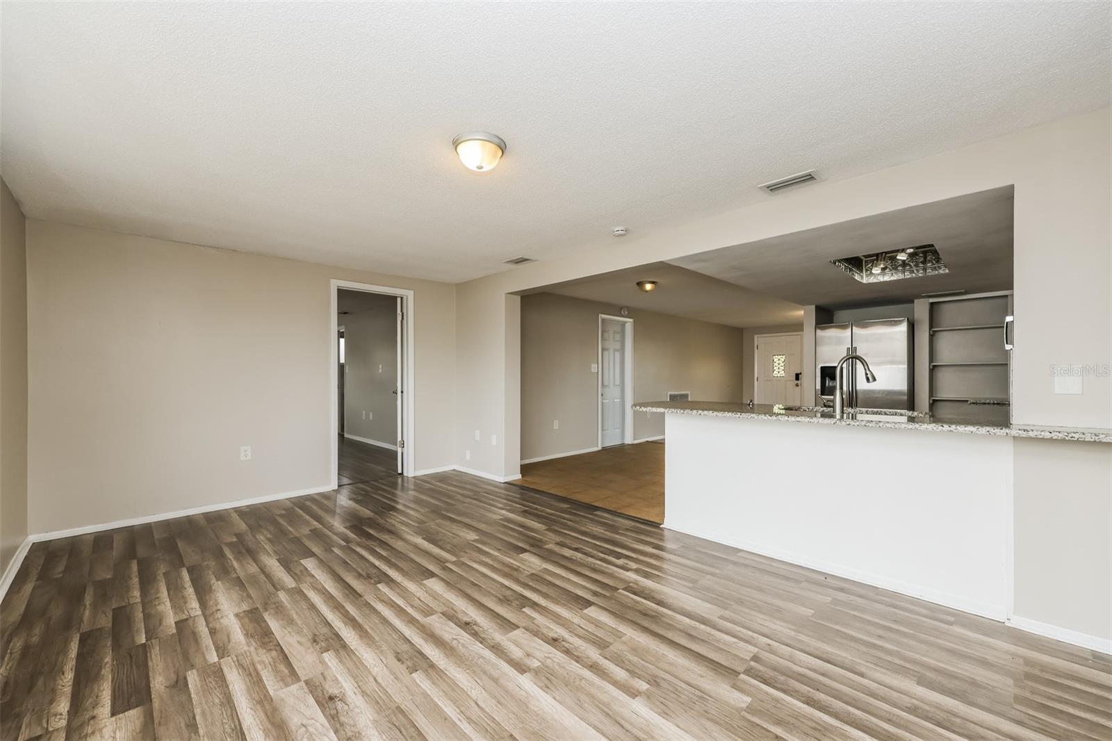 EMBASSY HILLS - Residential