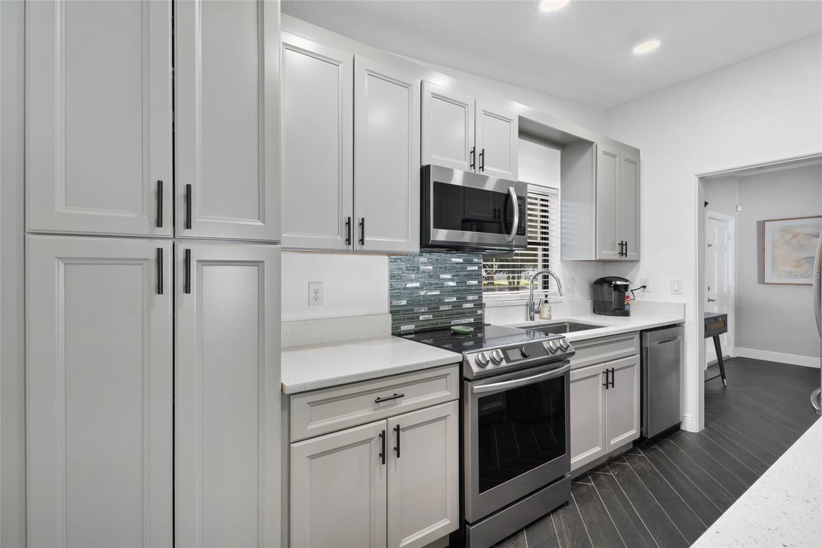 18 N ALDER DRIVE