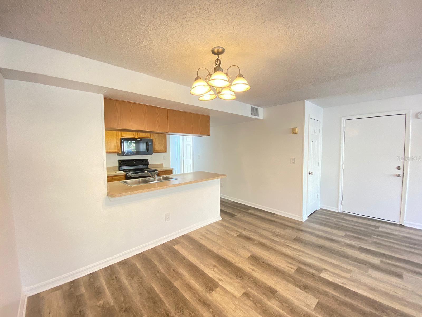 VILLAS AT SOMERSET - Residential Lease