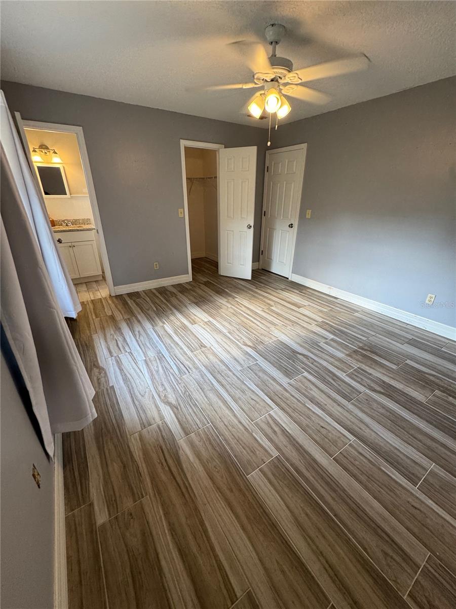 HIDDEN HOLLOW - Residential