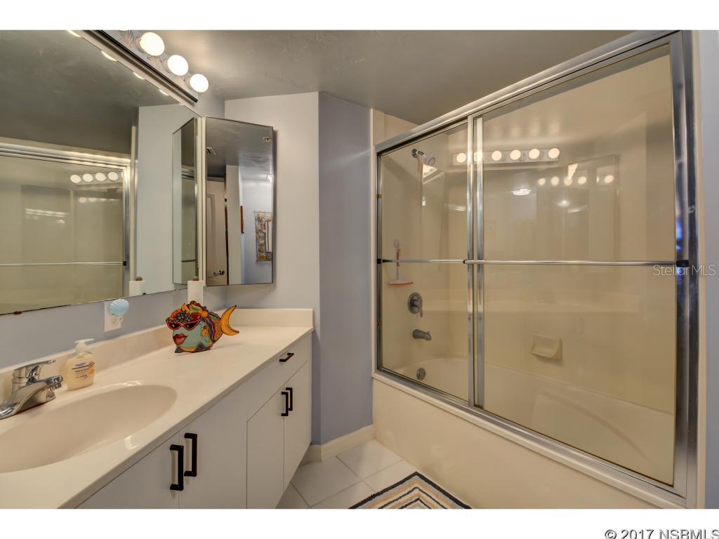 Oceans 08 Condo - Residential