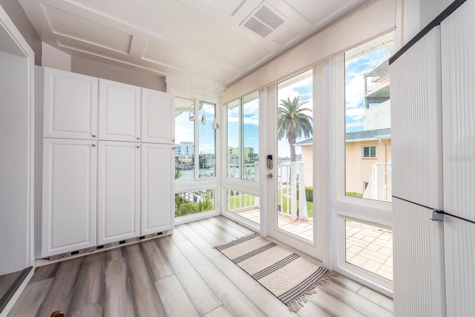 ISLAND VIEW CONDO - Residential