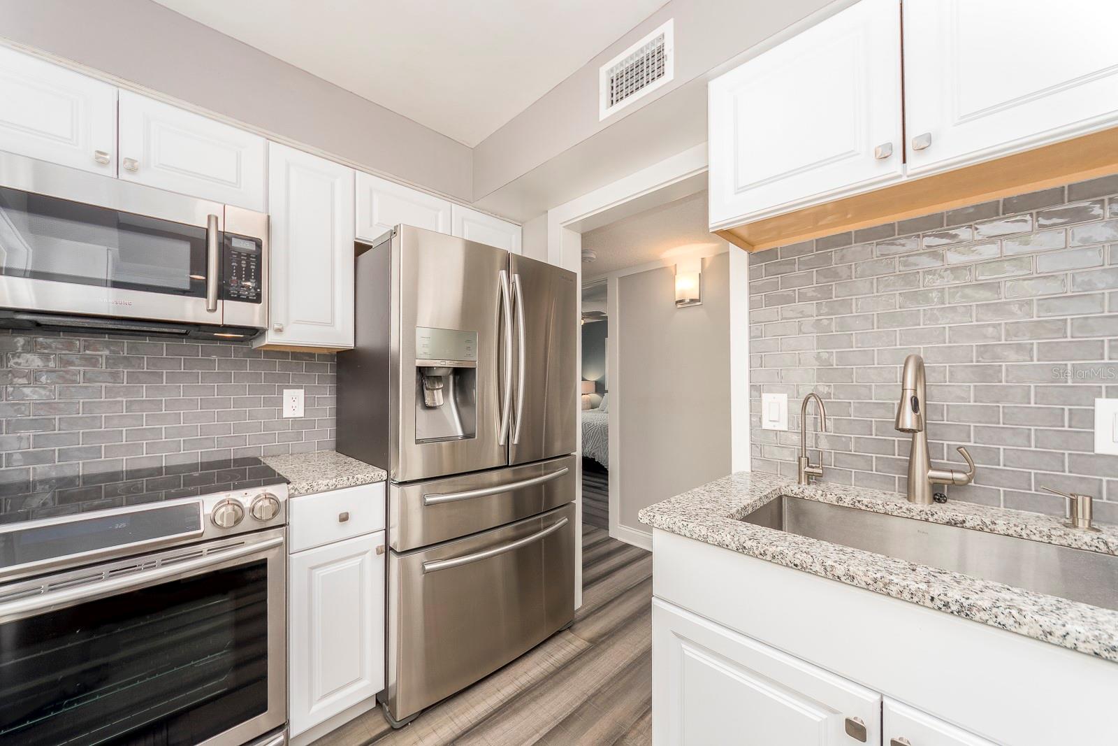 ISLAND VIEW CONDO - Residential