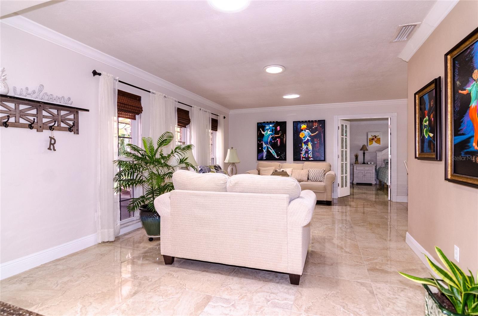 410 SILVER OAK LANE