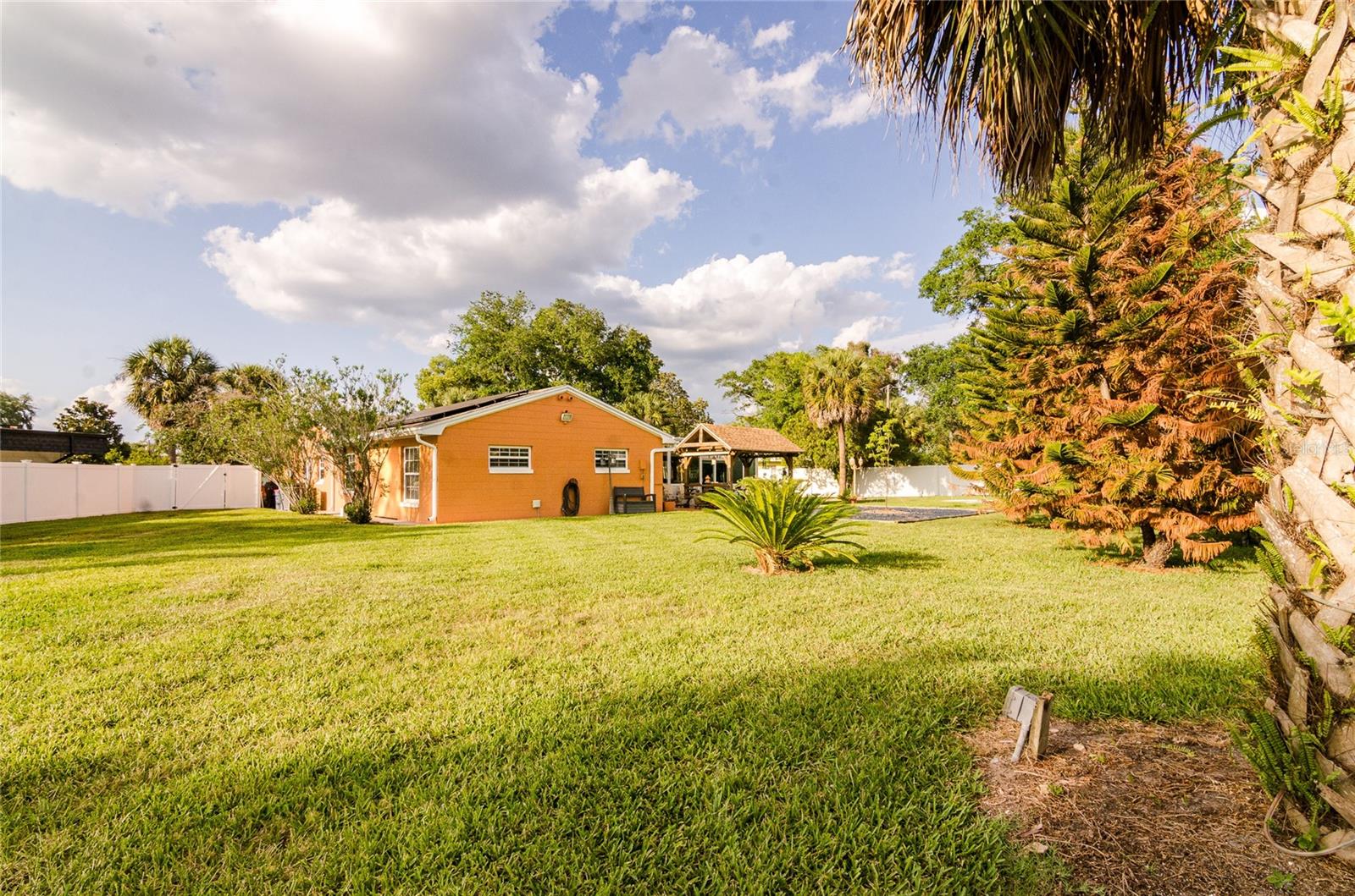 UNDEROAKS - Residential
