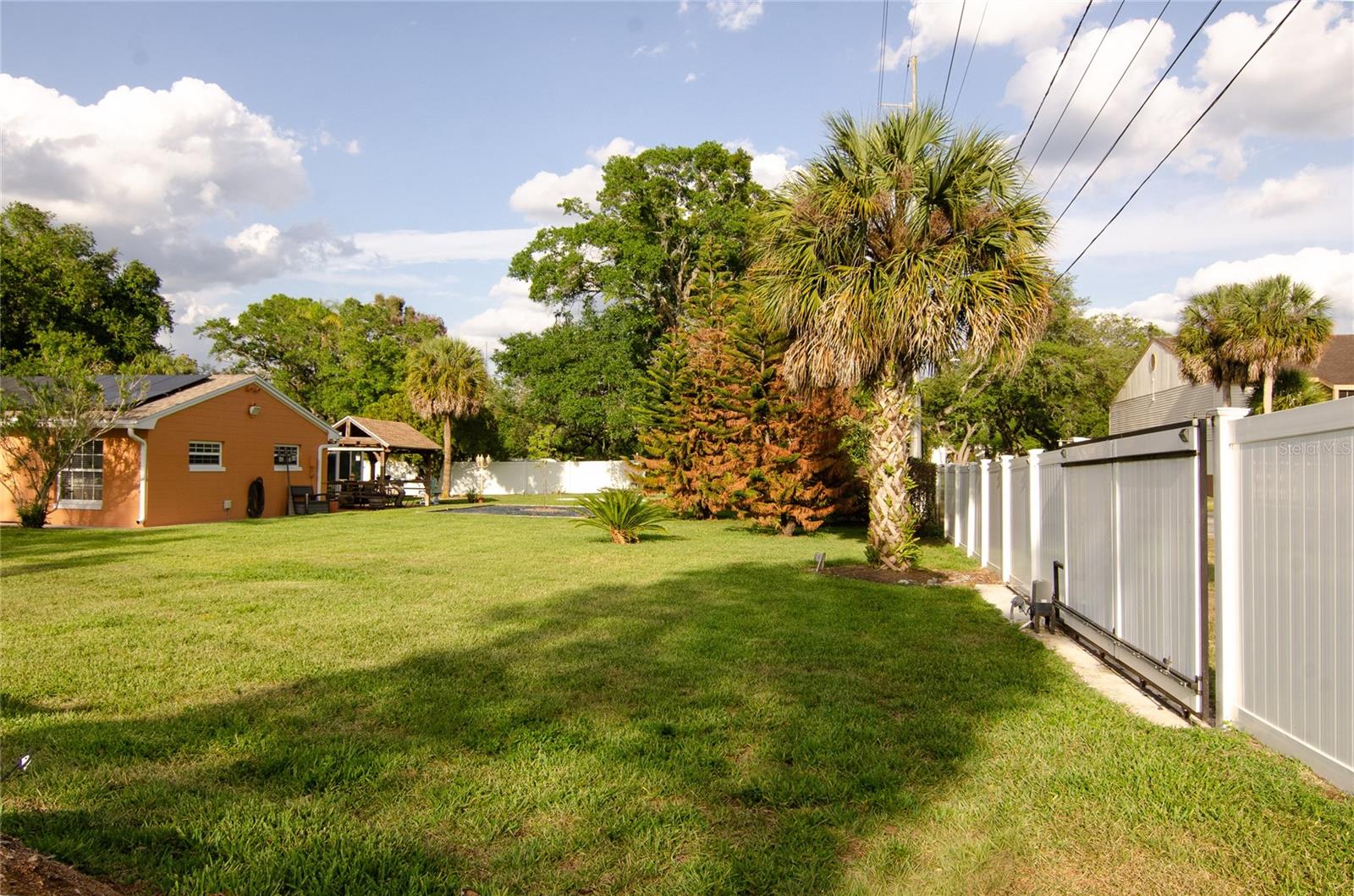 UNDEROAKS - Residential