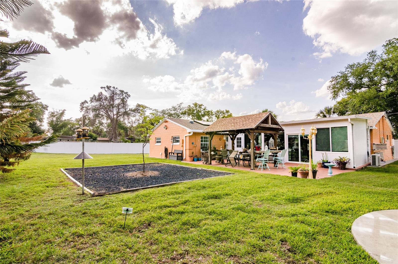 UNDEROAKS - Residential
