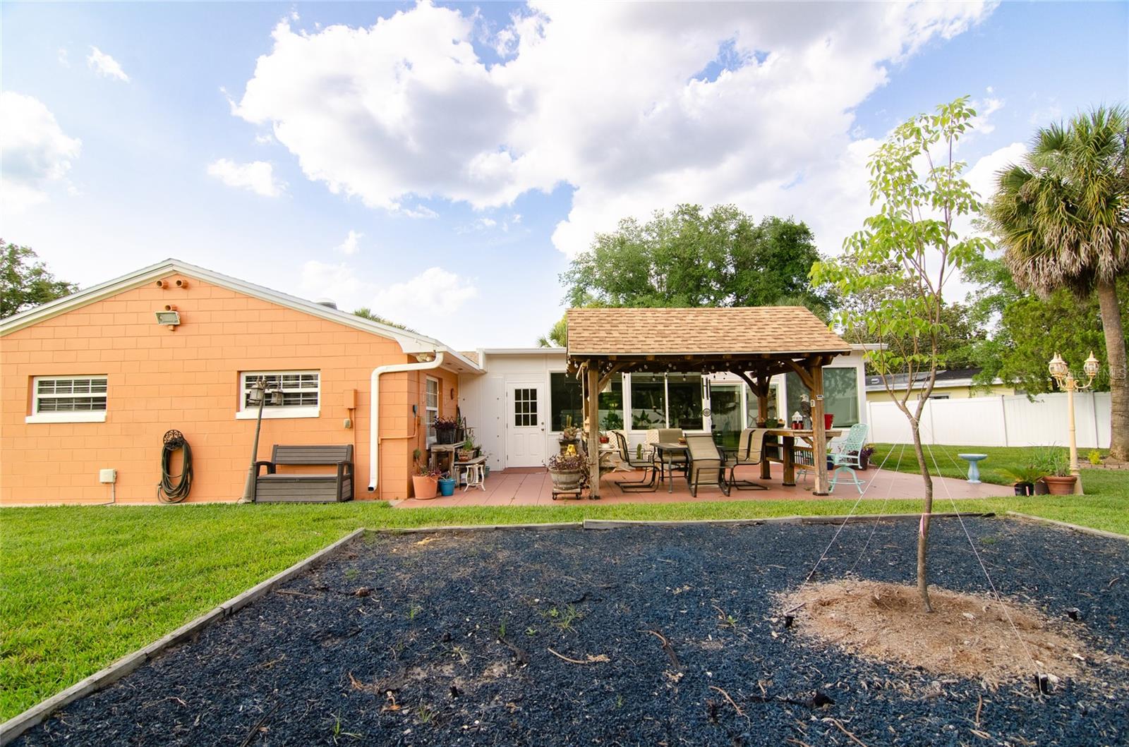 UNDEROAKS - Residential