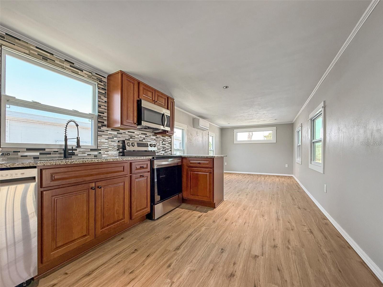 5141 OAKLAND HILLS AVENUE