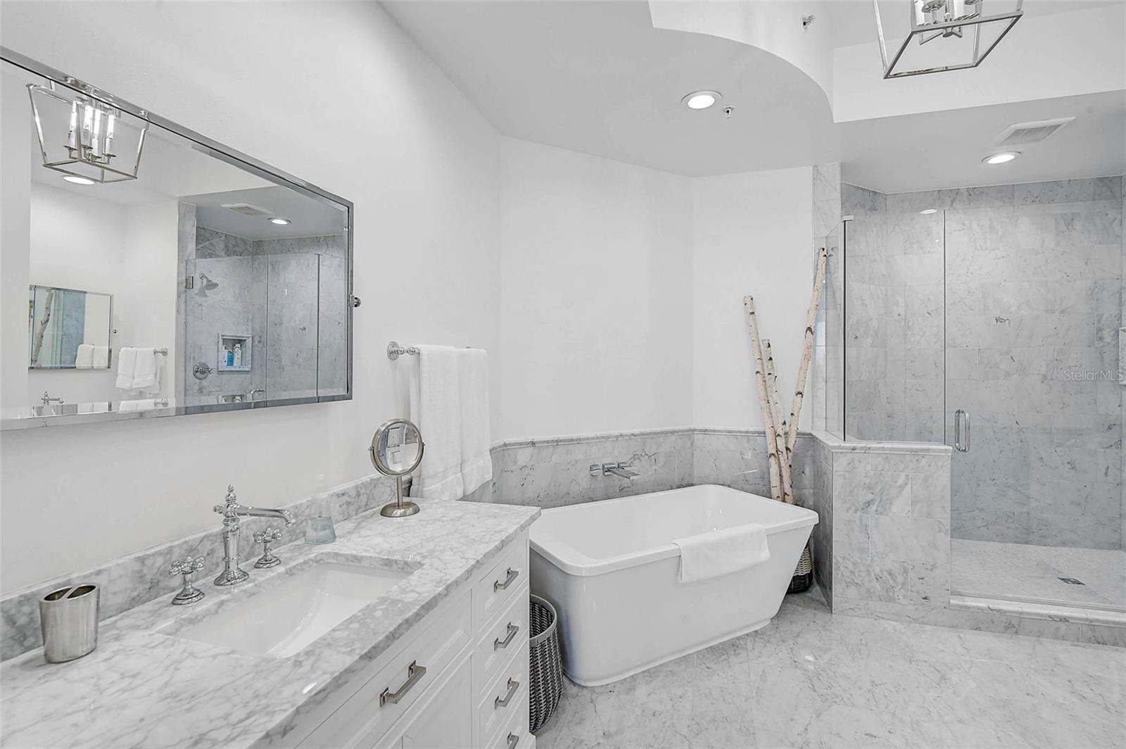 MERIDIAN AT THE OAKS PRESERVE - Residential Lease