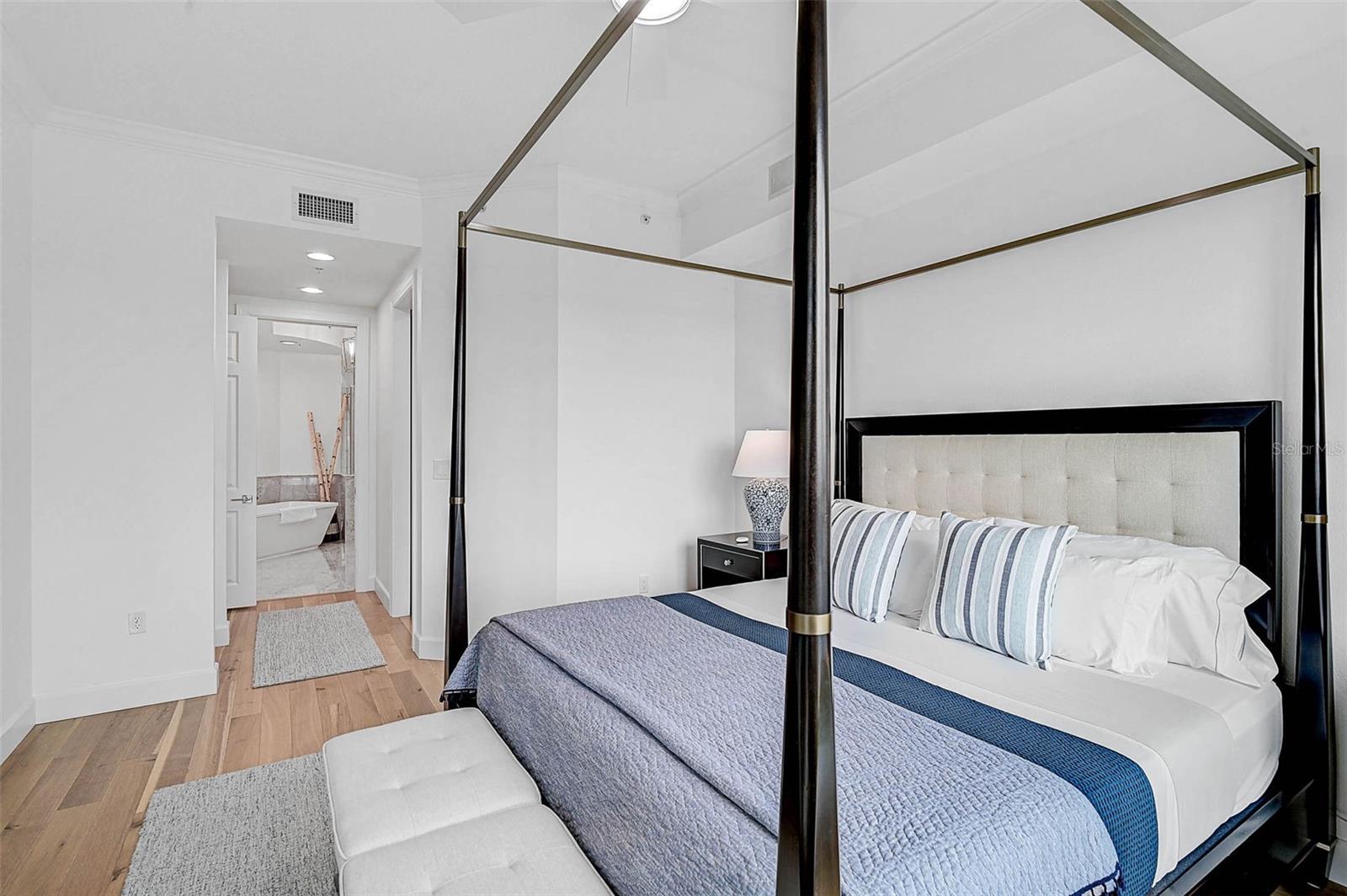 MERIDIAN AT THE OAKS PRESERVE - Residential Lease
