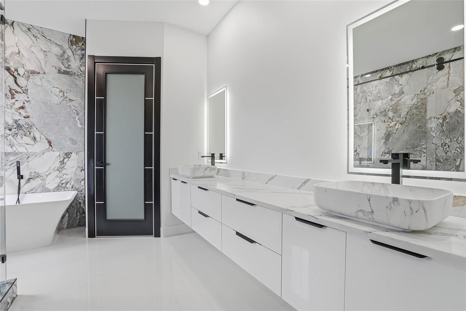 OAKWOOD VILLA - Residential
