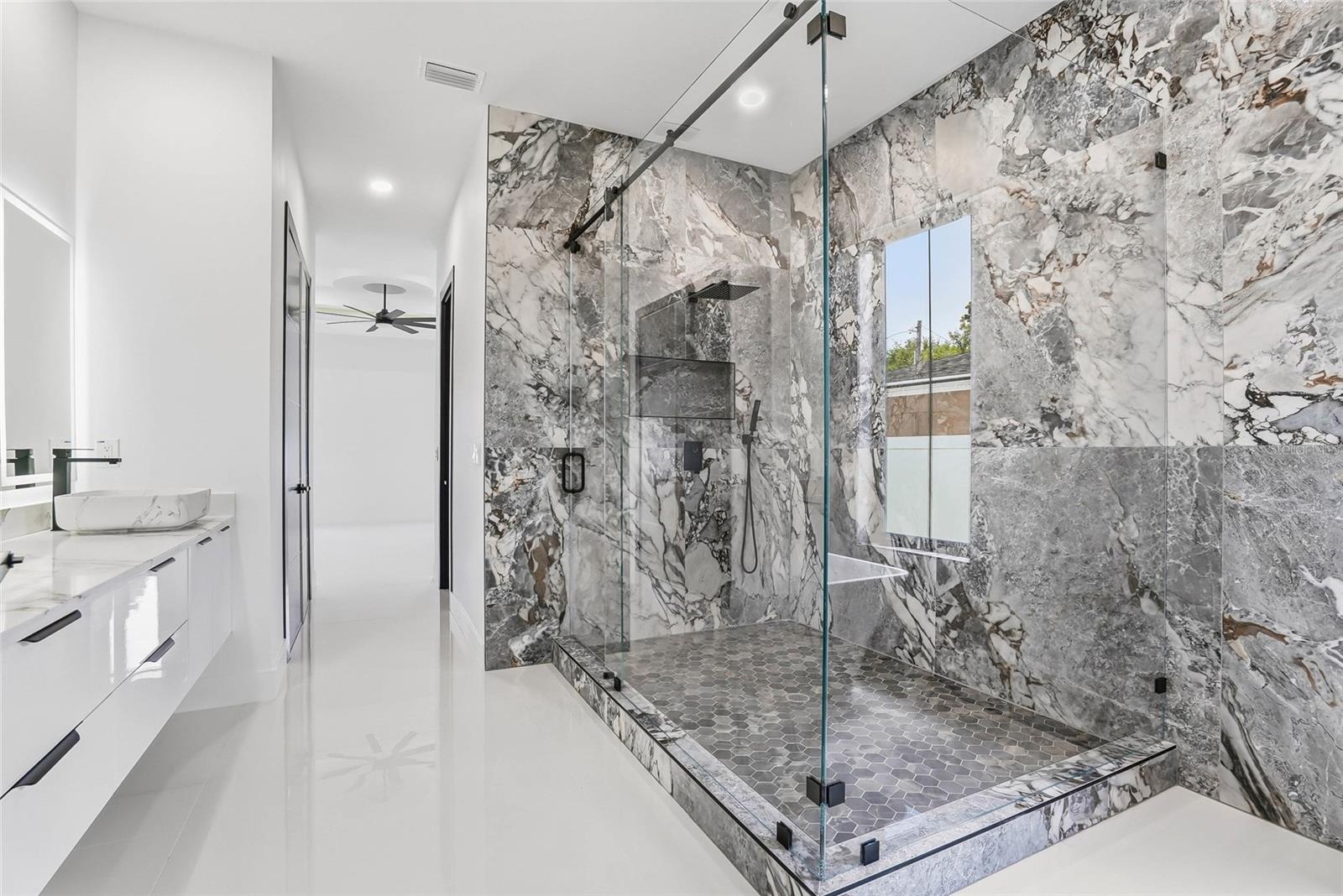 OAKWOOD VILLA - Residential