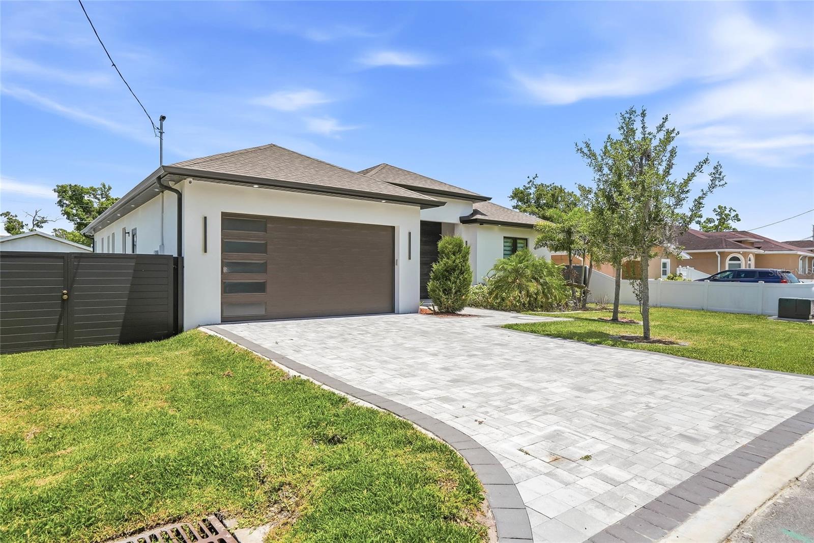 OAKWOOD VILLA - Residential