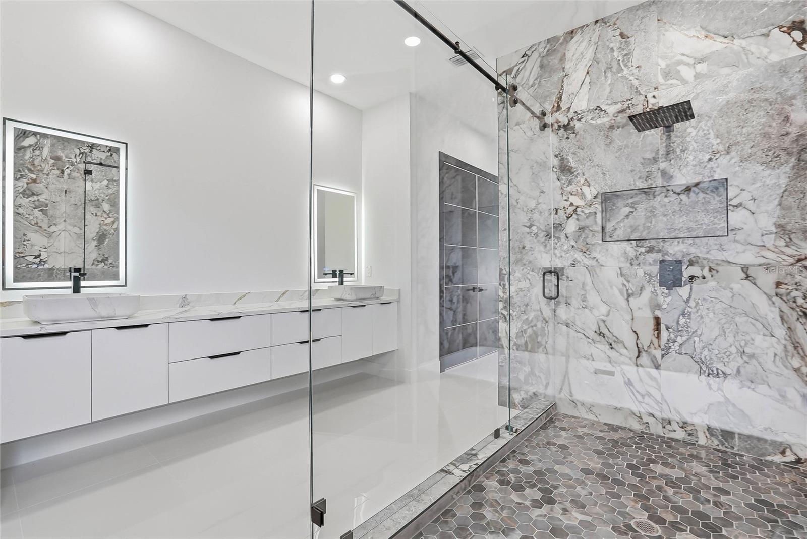 OAKWOOD VILLA - Residential
