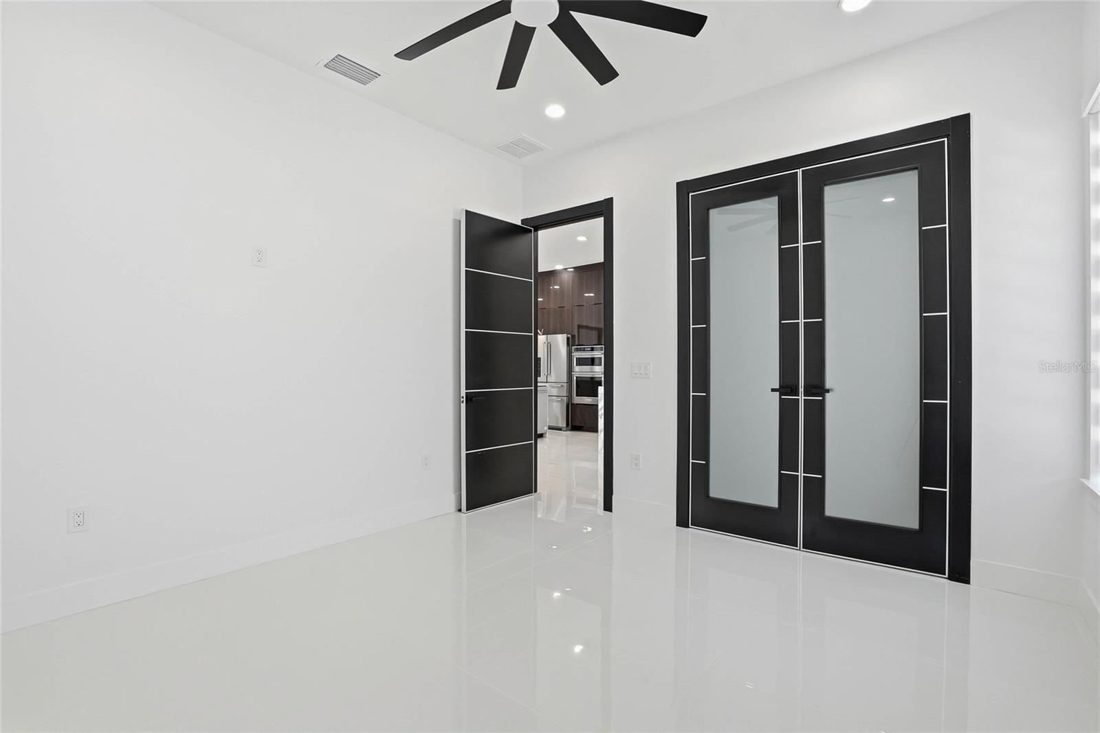 OAKWOOD VILLA - Residential
